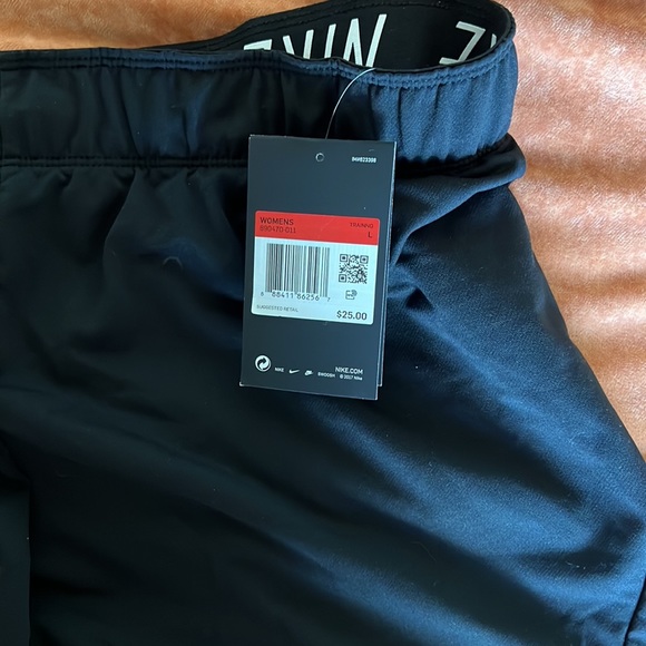 NWT Nike Dri-fit shorts - Picture 3 of 4